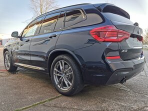 Direkt vom Werk BMW zu ArtmiC Car Clean in Kirchlengern. Auf Kundenwunsch wurde das Neufahrzeug BMW X3 vom Fachmann ArtmiC Car Clean einer professionellen Keramikversiegelung unterzogen.