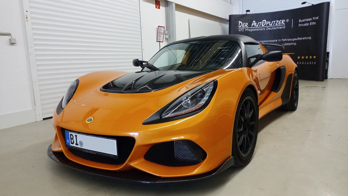 Auch dieser Lotus Exige aus Bielefeld erhielt eine Keramikversiegelung - direkt als Neufahrzeug