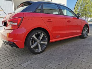 Wünschen Sie sich auch ein High Gloss Effekt? Kommen Sie nach Kirchlengern zu ArtmiC Car Clean und lassen Sie sich unverbindlich beraten.