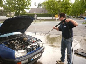 Motorwäsche für die HU oder Werkstattbesuch