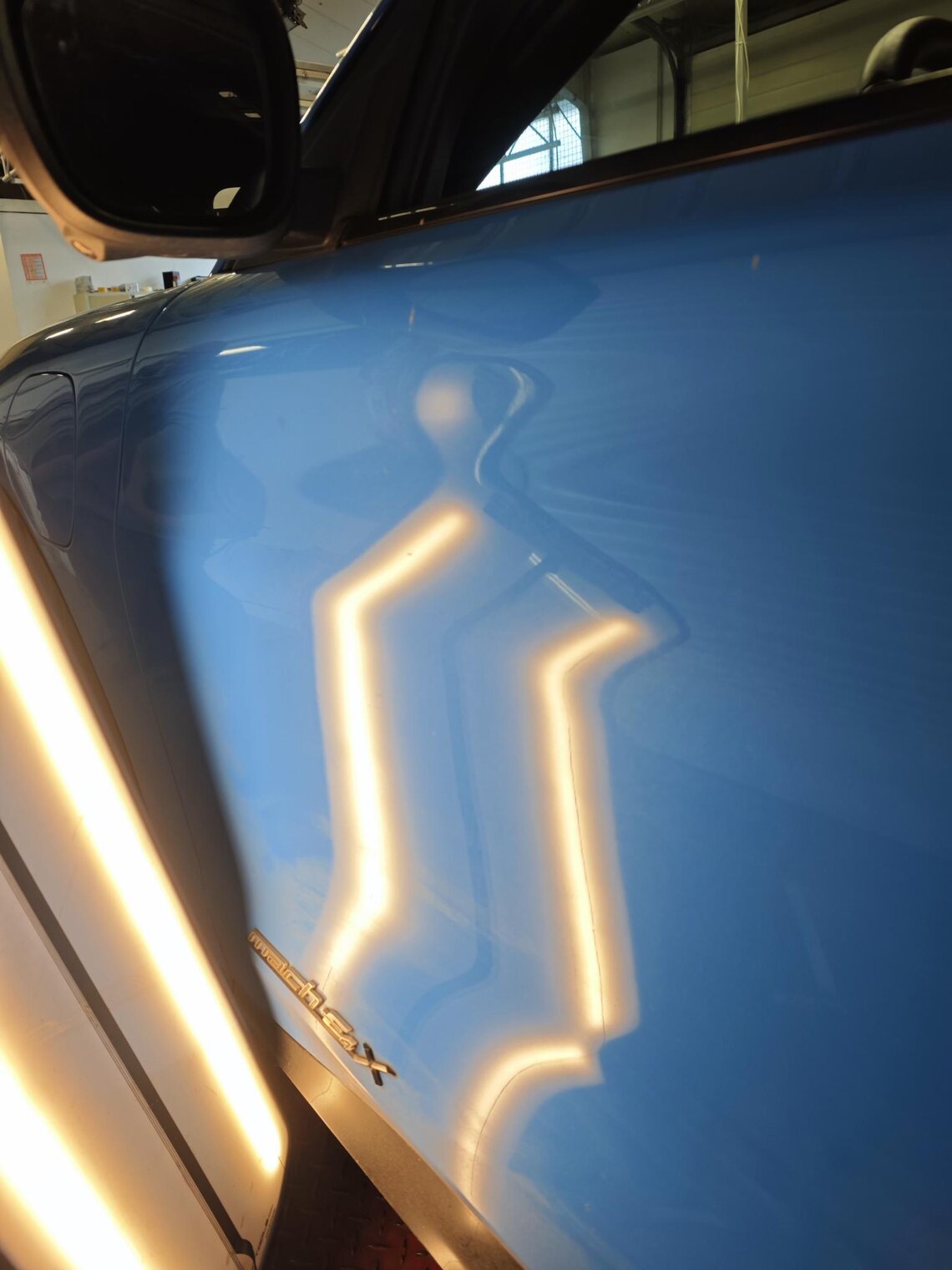 Reparierte Ford Mustang Tür - die Delle ist raus