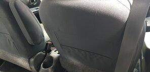Beifahrersitz (Rückseite) nach professioneller Reinigung von Erbrochenem