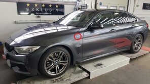 Schön gepflegter 4er BMW, aber mit unschöner Delle