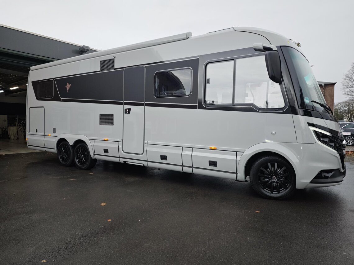 BJ 2025 Niesmann + Bischoff Arto 88 beim Autoputzer in Gütersloh