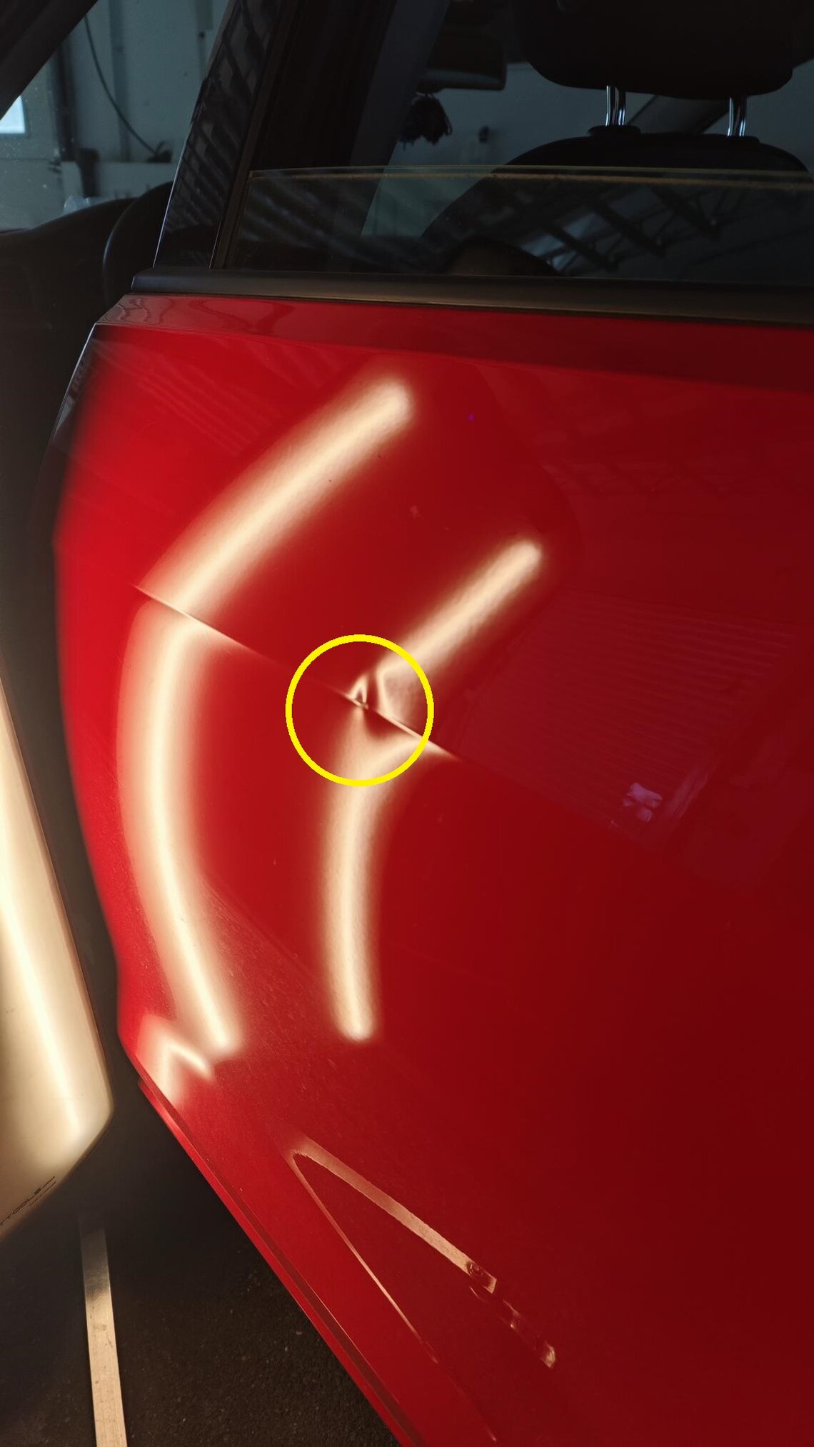 Die Kundin entschied sich für die Reparatur dieser Delle für den Autoputzer