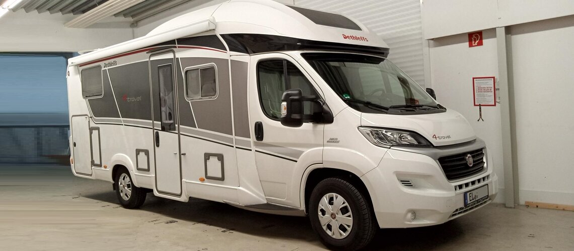 Das Wohnmobil ist mit einer Keramikbeschichtung versiegelt worden