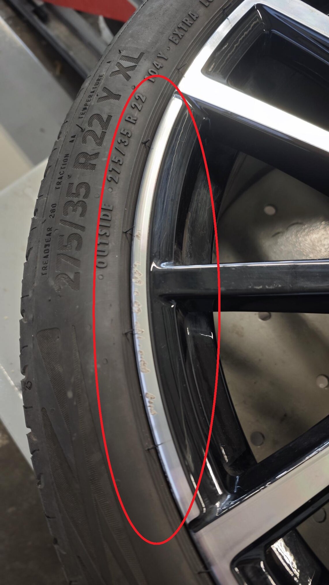 BMW X5 Alufelge mit Schaden