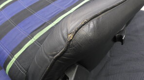 Ist diese Stelle mit dem enormen Schaden am Fahrersitz noch reparabel?