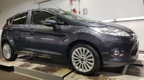 Der schöne Lack vom Ford Fiesta kann sich sehen lassen!