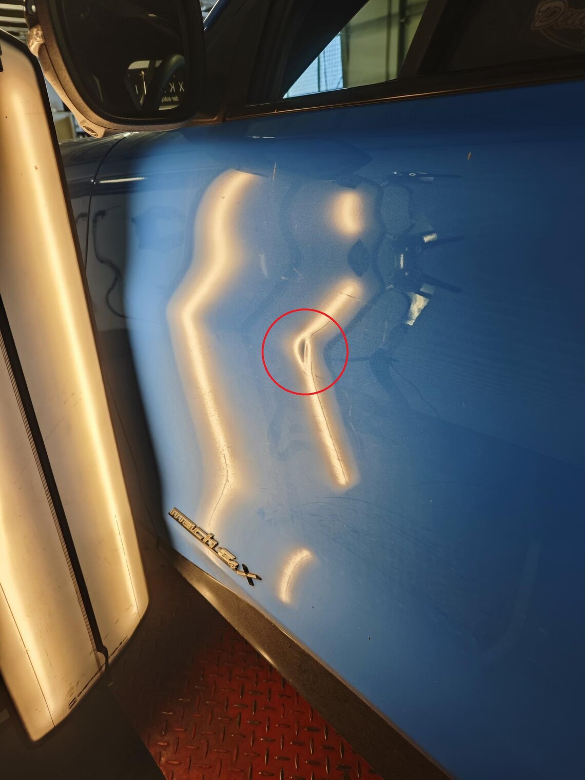 Ford Mustang Tür mit Delle