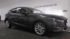 Der Mazda 3 von Michael Göldner beim Autoputzer in Gütersloh