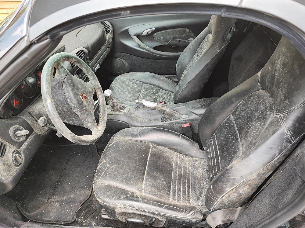 Schimmelexplosion im Porsche Cabrio - Bünde - Autoaufbereitung