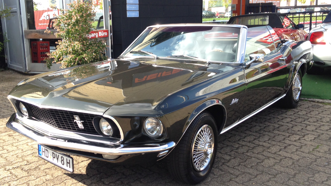 Oldtimer Mustang in Heidelberg